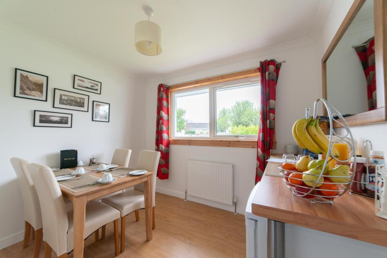 No. Three Bed & Breakfast Stornoway  Exterior photo